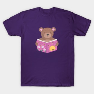 Animals with books part 4 - Bear reading bee book T-Shirt